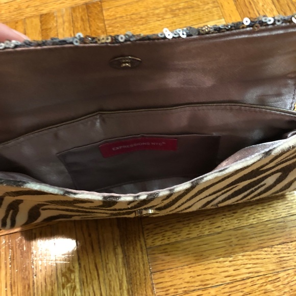 Expression Clutch - Picture 5 of 7